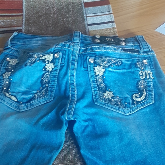 Jeans - Picture 1 of 6